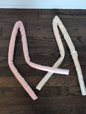 Kitsch Satin Heatless Hair Curling Rods in Pink and Cream